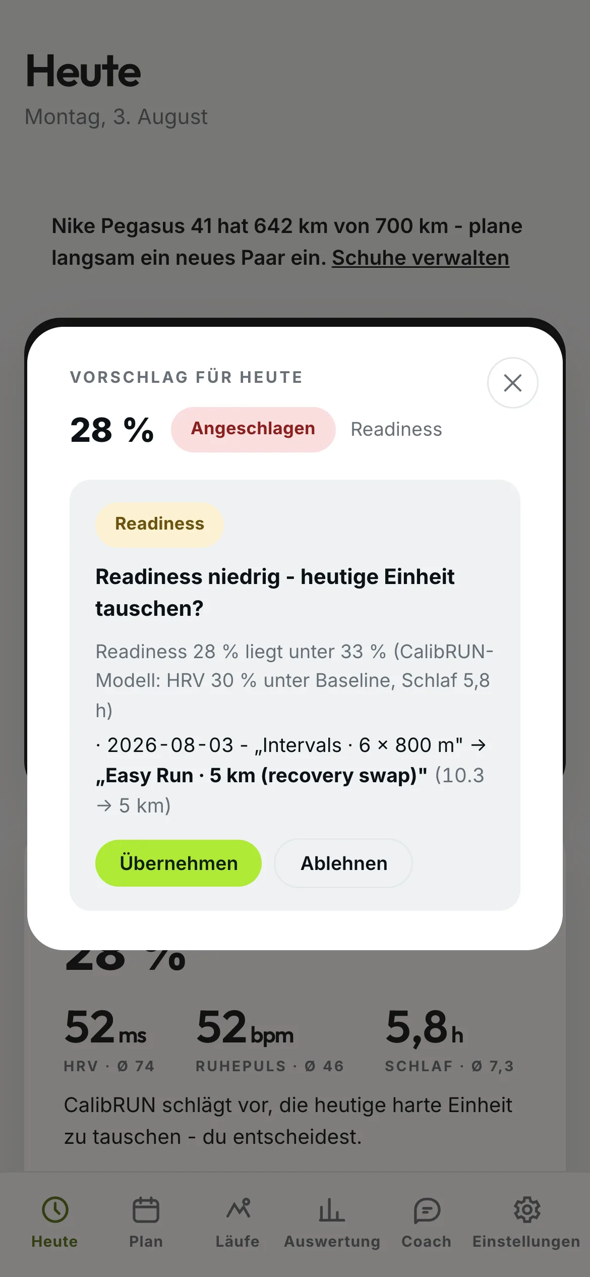 CalibRUN am Morgen: Readiness 28 Prozent, darunter der Vorschlag, die heutige harte Einheit gegen einen lockeren Lauf zu tauschen, mit den Buttons Übernehmen und Ablehnen